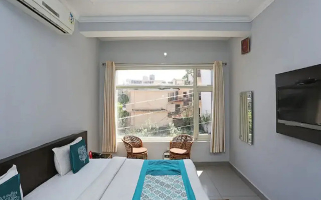 Goroomgo Bhagirath Inn Tapovan Rishikesh