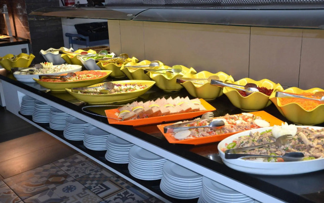 Hotel Brisamar Suites