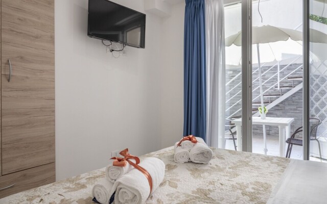 Onice Apartment On Sea Shore