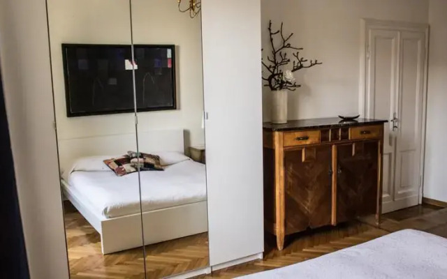 Gae Aulenti Apt