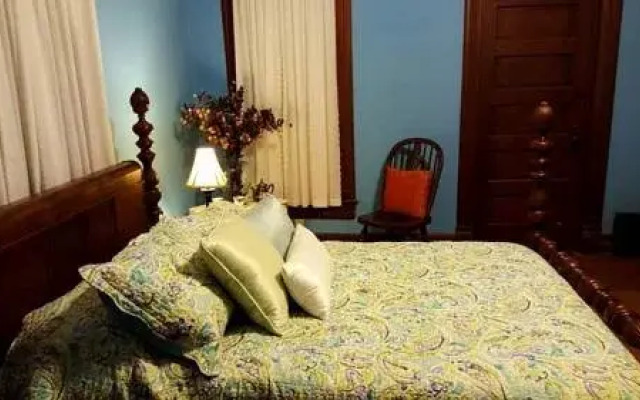 Springfield Arts Bed and Breakfast
