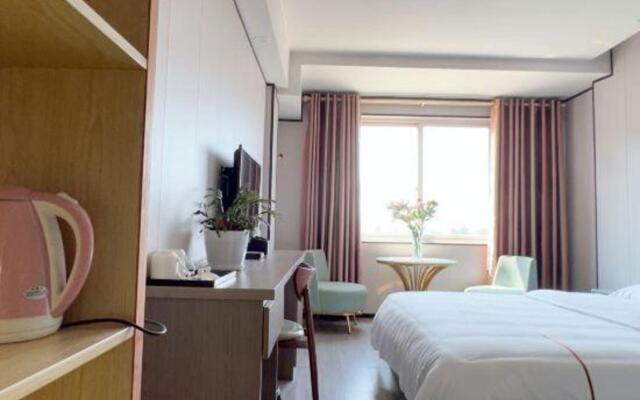 Tongxiang haina business hotel
