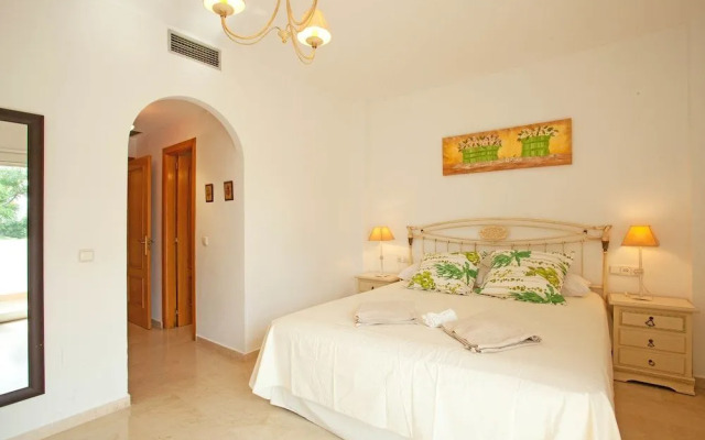 Nagüeles apartment