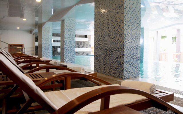 Eastern Palace Hotel