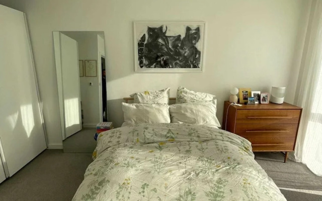 Bright 1BD Flat W/balcony - Heart of Brixton!