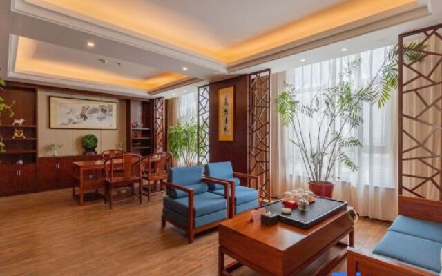 Beijing GuoMen Business Hotel