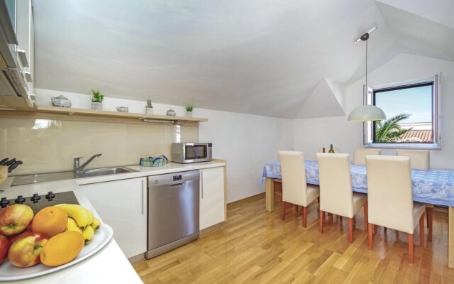 Beautiful Home in Makarska With Wifi and 2 Bedrooms