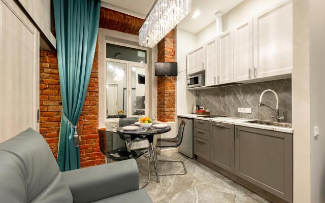 Apartment on 7-9 Zhukovsky Street