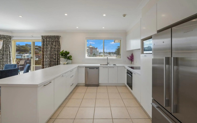 Terrigal Sails Serviced Apartments