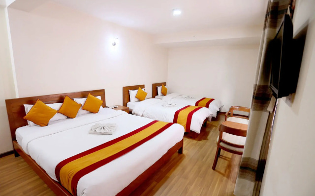 Hotel Holiday House