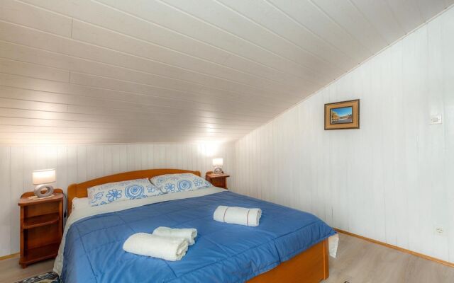 Beautiful Home in Sveti Anton With Wifi and 3 Bedrooms