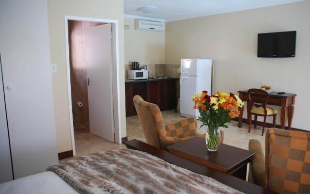 Woodmead Guest Lodge