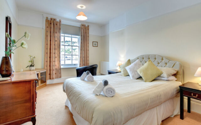 Holiday Home Bayards