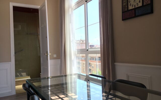 Apartamento Impecable Estancia Con Metro Delante