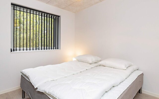 9 Person Holiday Home in Vaeggerlose