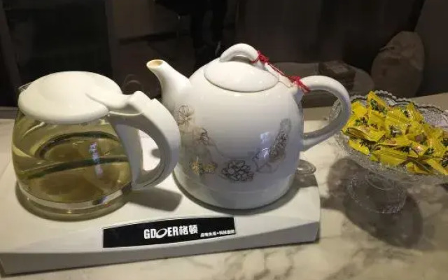 Motel Hotel (Wuhan Yellow Crane Tower, Shouyi Square, Fuxing Road Metro Station)