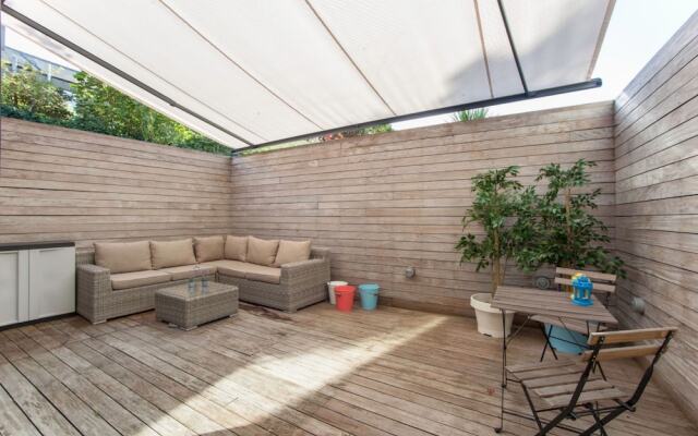 2 Bedroom Home With Private Patio