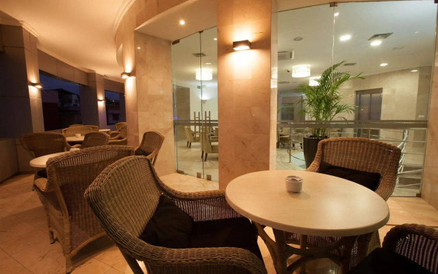 Luna Hotel Zombo