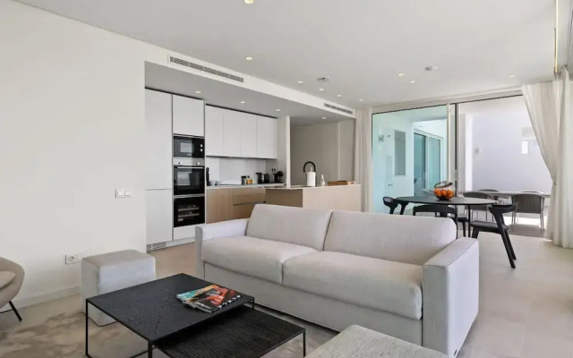 Hillside Flat With Pool in Palo Alto - Ref M49