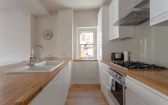2 Bedroom Apartment in Central London