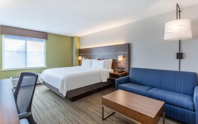Holiday Inn Express & Suites Scottsburg by IHG