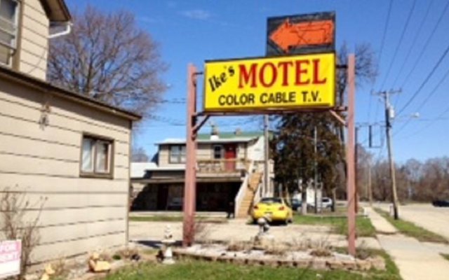 Ike's Motel