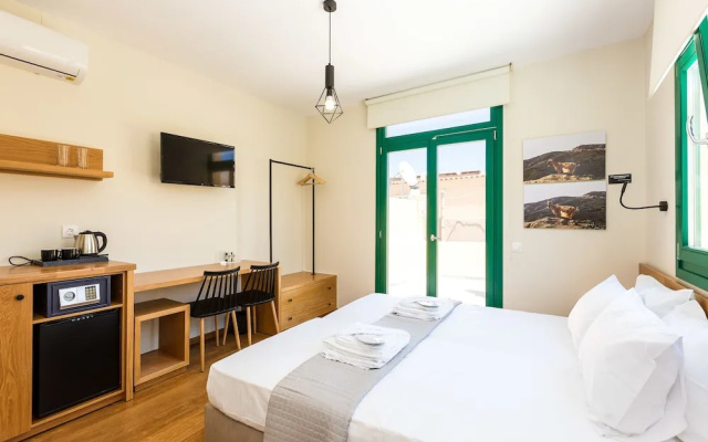Ink Hotel Phos