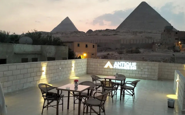 Antique Pyramids Inn
