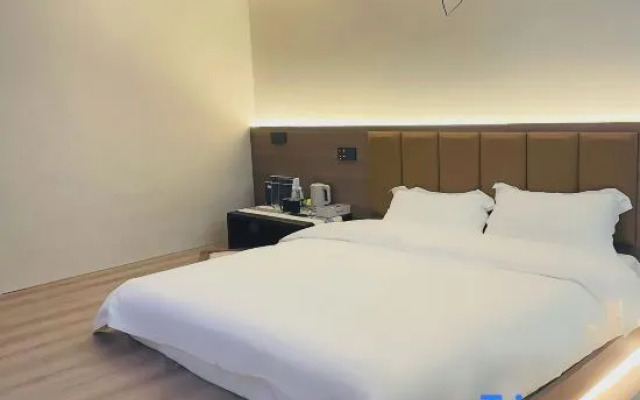 Pai Hotel (Xiangcheng Lianhua Avenue People's Park)