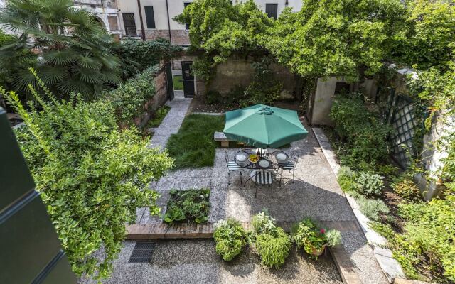 Ca' Carmini with Private Garden