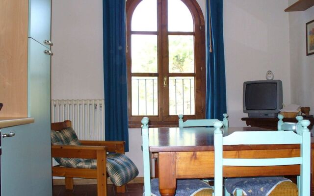 Farmhouse Living Amidst Vineyards