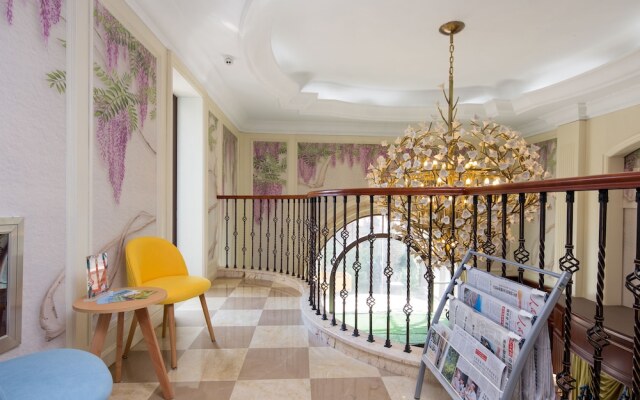 Floral Hotel Huzhou Lize Yard