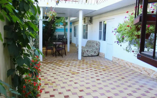 Guest house on Samburova 210b