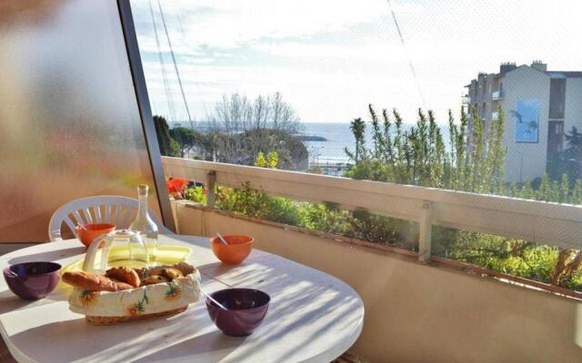 Appartement Le Lavandou, 2 pièces, 4 personnes - FR-1-251-212