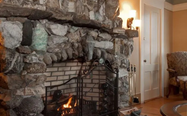 Lake House at Ferry Point