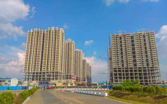 New Furnished and Enjoy 2BR at Meikarta Apartment
