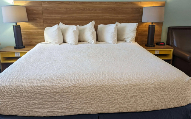 Days Inn by Wyndham Lake Havasu