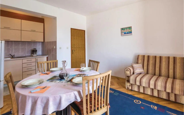 Two-Bedroom Apartment Makarska with Sea View 02