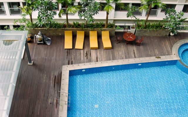 Comfy Studio Apartment at LRT City Jatibening