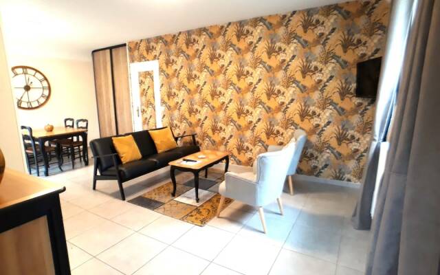 Le Manoir de Placy - Bed and Breakfast