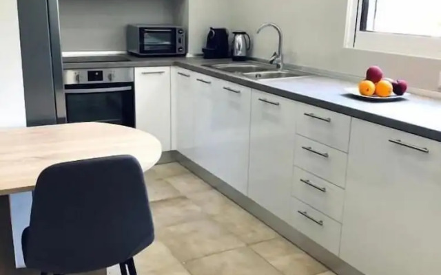 Charming Apartment in Faliro