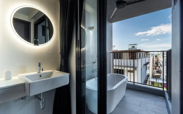 Blu Monkey Hub &  Krabi Town