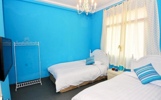 In Love With the Blue Sea Inn