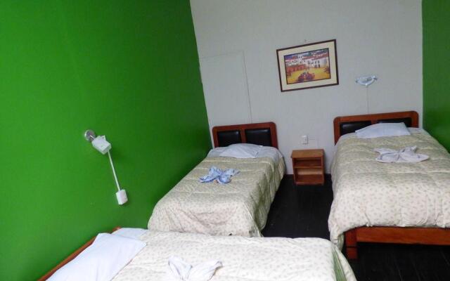 The Grasshopper Hostal Plaza de Armas