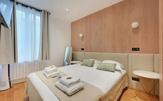 Private Terrace Apartment -1bdr/ 6p-sacra-ca\"ur