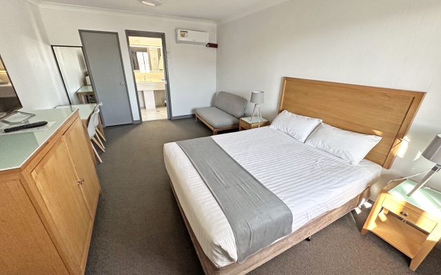 Spa Village Motel – Guest Rooms – Moree