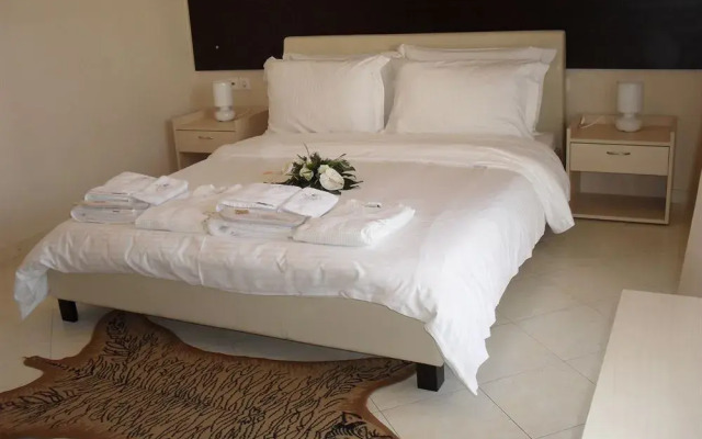 Kyknos De Luxe Suites