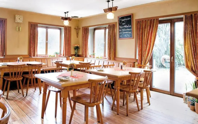 Hotel-Landgasthof KREUZ