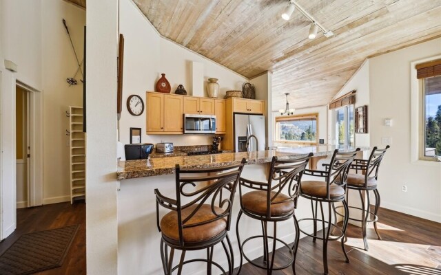 Snowflake Lookout 3 Bedroom Duplex by RedAwning