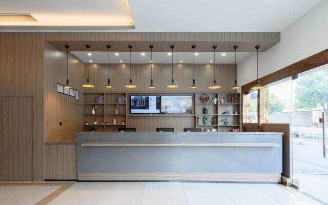 Hanting Hotel Zhongtai Shangmao City